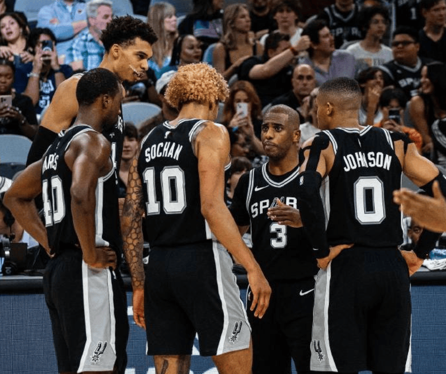 皇家奥维耶多0-0奥萨苏纳，势均力敌（皇家奥维耶多与奥萨苏纳互交白卷，难分高下）