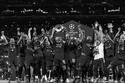 浮嶋敏：无论首发和替补都要为球队做贡献；满意赵松源的表现（浮嶋敏强调首发与替补同样要为球队出力，肯定赵松源的发挥）