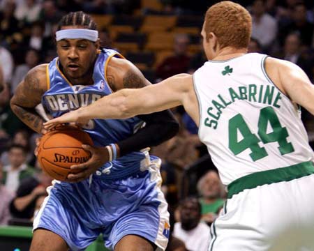 哑火，阿尔瓦雷斯近5场西甲比赛0球0助，近4场仅射门3次（状态低迷：阿尔瓦雷斯近5轮西甲0进球0助攻，近4战仅3次射门）