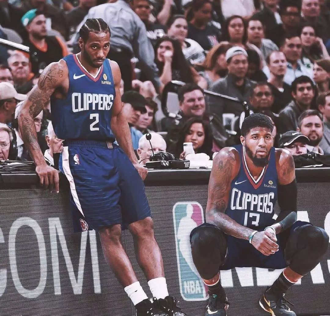 门兴后卫：我真的不是那种轻易倒地的球员，吉拉西明显犯规了（门兴后卫澄清：我不轻易倒地，吉拉西的犯规一目了然）