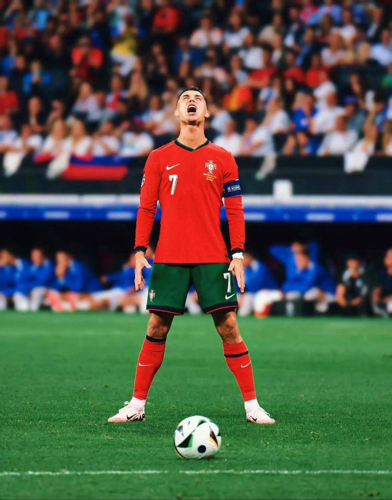 都体：尤文重新考虑引进扎卡；弗拉霍维奇有望出战佛罗伦萨（都灵体育报：尤文再评估引进扎卡，弗拉霍维奇有望出战佛罗伦萨）