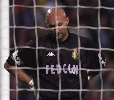 美记：公牛不会主动出击追求字母哥，倾向保留现有阵容（美媒记者称：公牛无意主动追逐字母哥，更愿维持现有班底）