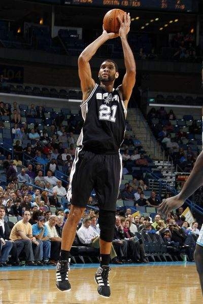 马卡：姆巴佩周末出战阿拉维斯存疑，皇马可能11人缺席（马卡报：姆巴佩周末战阿拉维斯成疑，皇马或有11人缺阵）