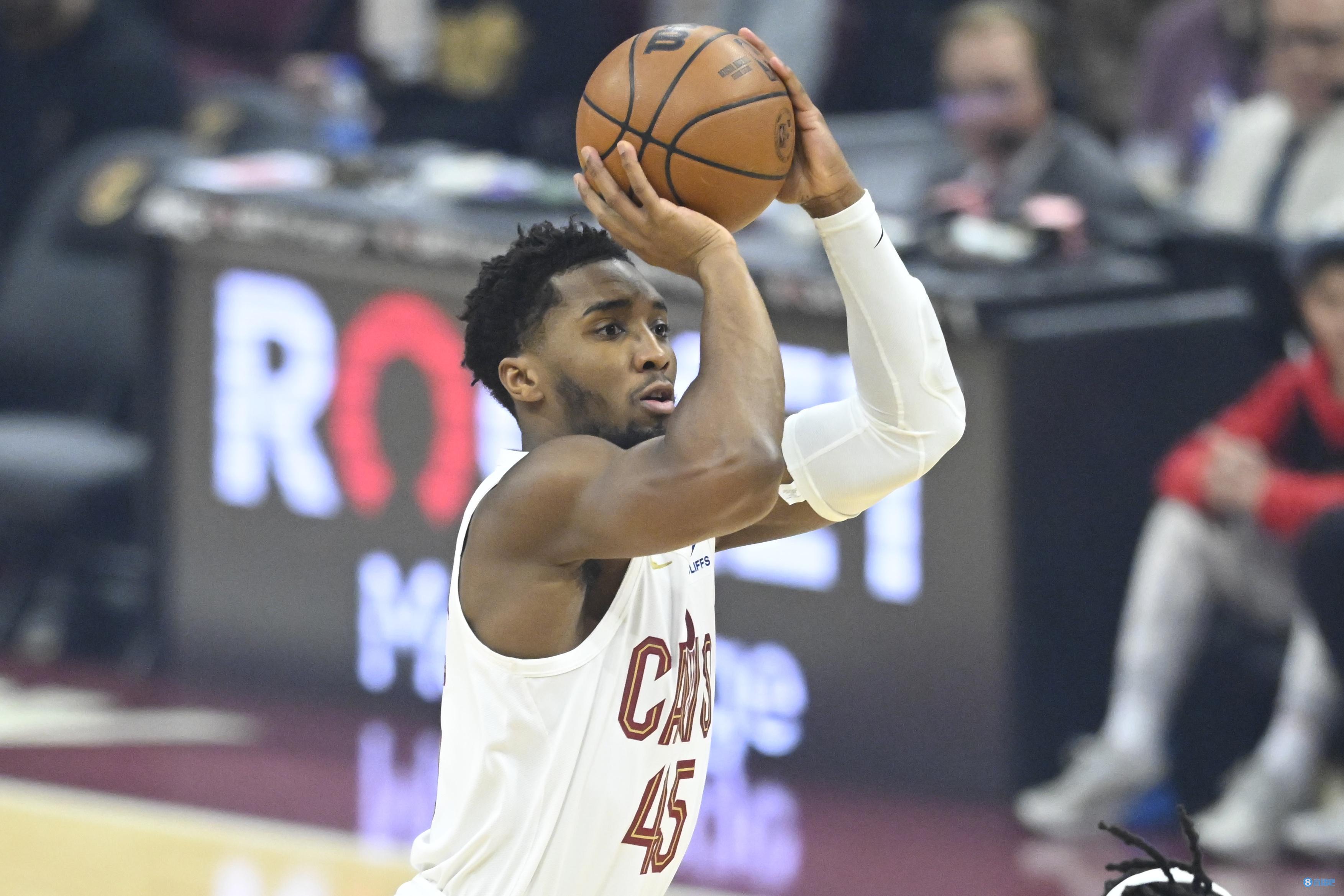 戴格诺特率队首节41分，马刺遭遇开局困境（戴格诺特麾下首节轰下41分，马刺陷入开局被动）