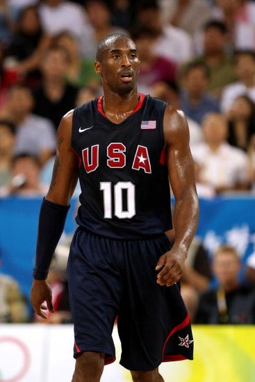 穆里尼奥：本菲卡没有姆巴佩、维尼修斯、亚马尔，我们只有团队（穆里尼奥：本菲卡没有姆巴佩、维尼修斯、亚马尔，我们依靠整体力量）