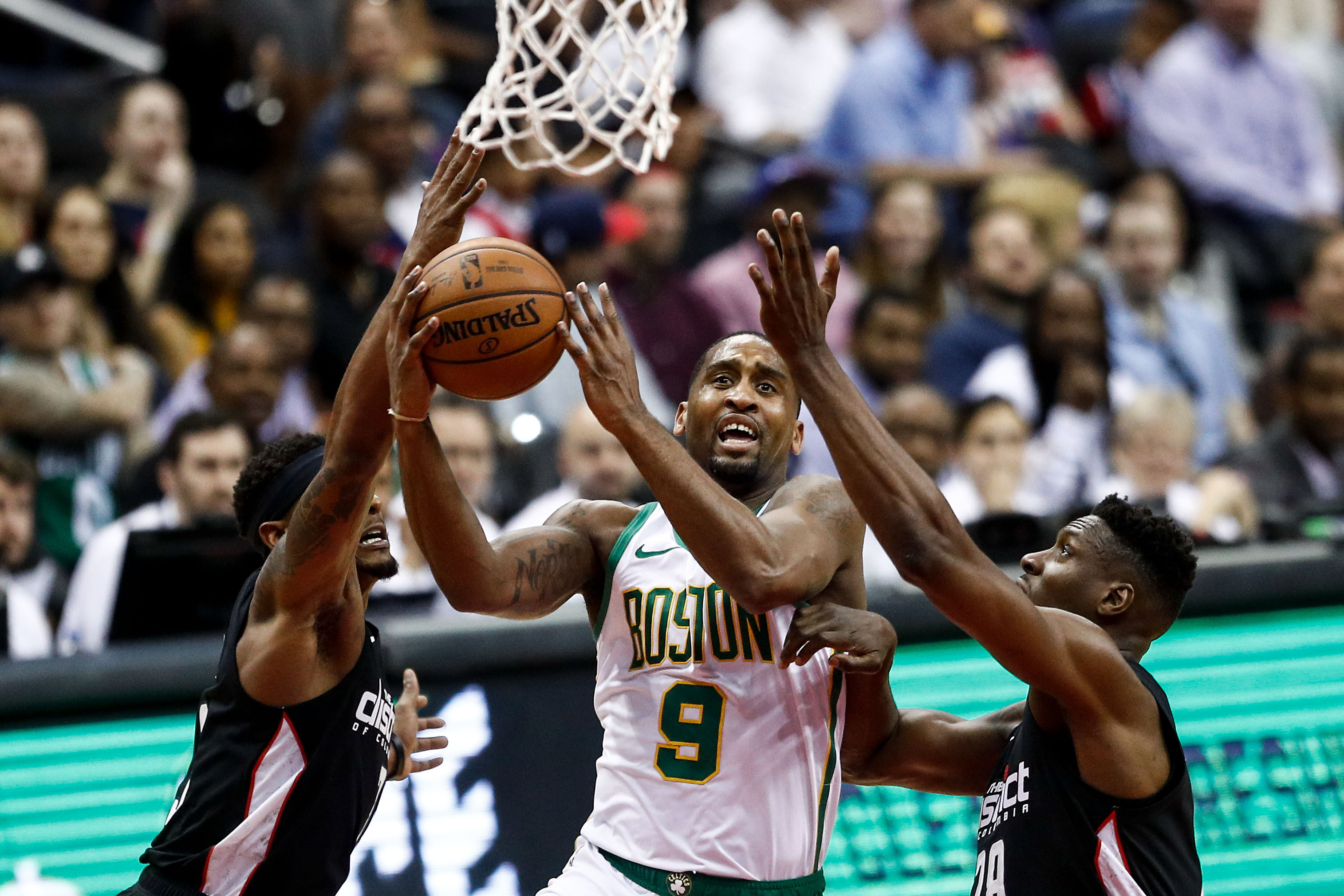 东体：明年3月份国足可能与打进世界杯正赛的亚洲球队热身（东体：国足明年3月或与晋级世界杯正赛的亚洲球队进行热身赛）