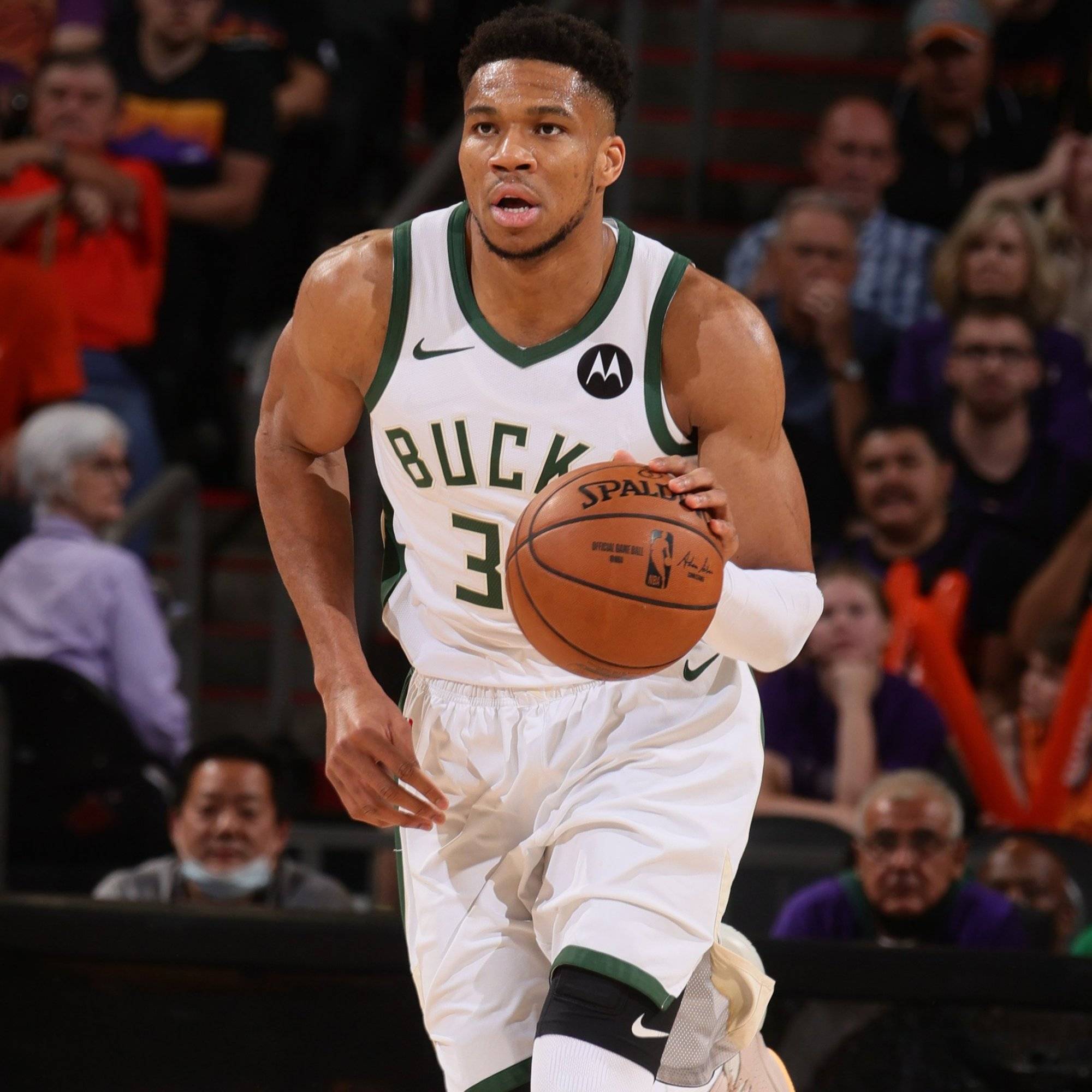 欧罗巴夺冠赔率：曼联领跑缩水 热刺降至1赔2（欧联杯夺冠赔率更新：曼联仍居首且赔率走低，热刺下调至1赔2）