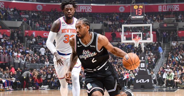 布朗连续5场30+难救主，罚球14中7&错失关键两罚（布朗连砍5场30+仍难挽败局，14罚仅中7且关键两罚失手）