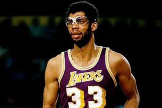 中国澳门U20男足队长：跟学校请假来踢全运会，还得补作业（中国澳门U20男足队长为踢全运会向学校请假，赛后还要补作业）