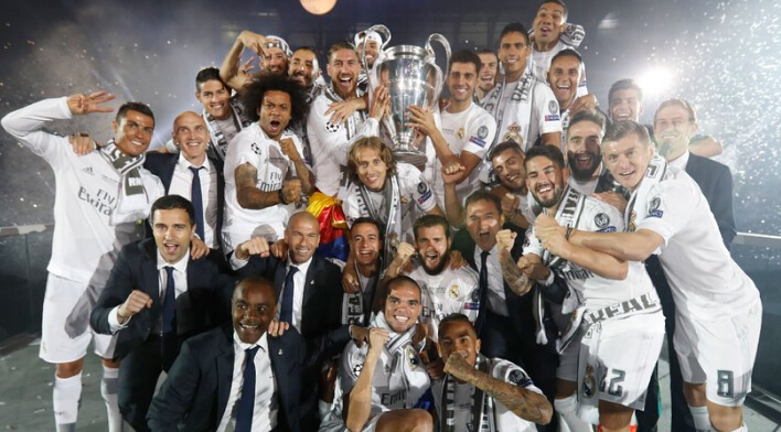 前意甲裁判谈DV9点球被吹：他和防守球员互有拉扯，都不犯规（前意甲裁判评DV9点球被取消：与后卫互相拉扯，均不构成犯规）