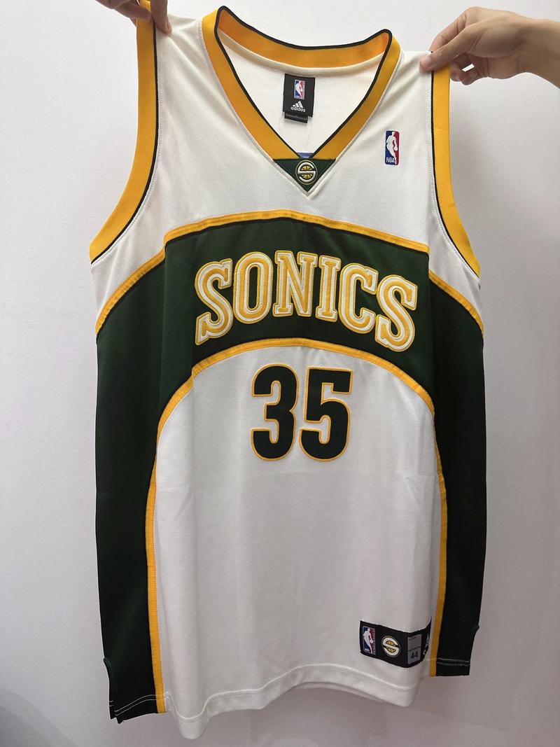 西甲前瞻：皇家社会主场强势但状态存疑，赫罗纳深陷降级区（西甲前瞻：皇家社会主场强势难掩状态起伏，赫罗纳困于降级区）