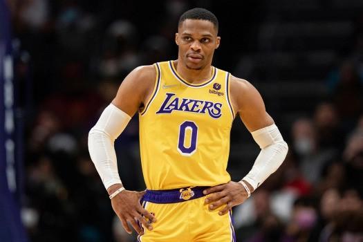 EA官方预热：您认为萨利巴在FC26中的评分能否达到88（EA预热话题：萨利巴在FC26评分能否冲至88？）