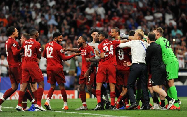 世界杯门票销量已近两百万张，第三阶段门票销售12月11日开始（世界杯门票销量逼近200万张，第三阶段售票将于12月11日启动）