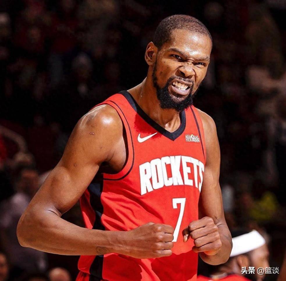 巴塞罗那主帅帕斯夸尔：与球迷共庆胜利，第三节表现辉煌（巴萨主帅帕斯夸尔：第三节大爆发，与球迷同庆胜利）