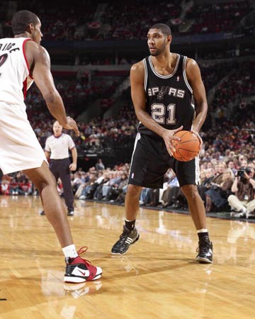 亚伯拉罕公布监控：几天前一帮盗贼闯入了我在伦敦的家（亚伯拉罕公开监控画面：数天前多名窃贼闯入其伦敦住所）