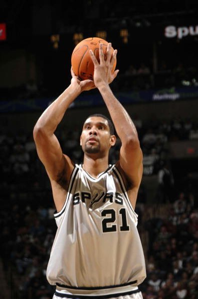 瓦伦西亚vs皇家贝蒂斯：加亚、丹朱马首发，安东尼、贝莱林出战（瓦伦西亚迎战皇家贝蒂斯：加亚、丹朱马先发，安东尼与贝莱林出场）